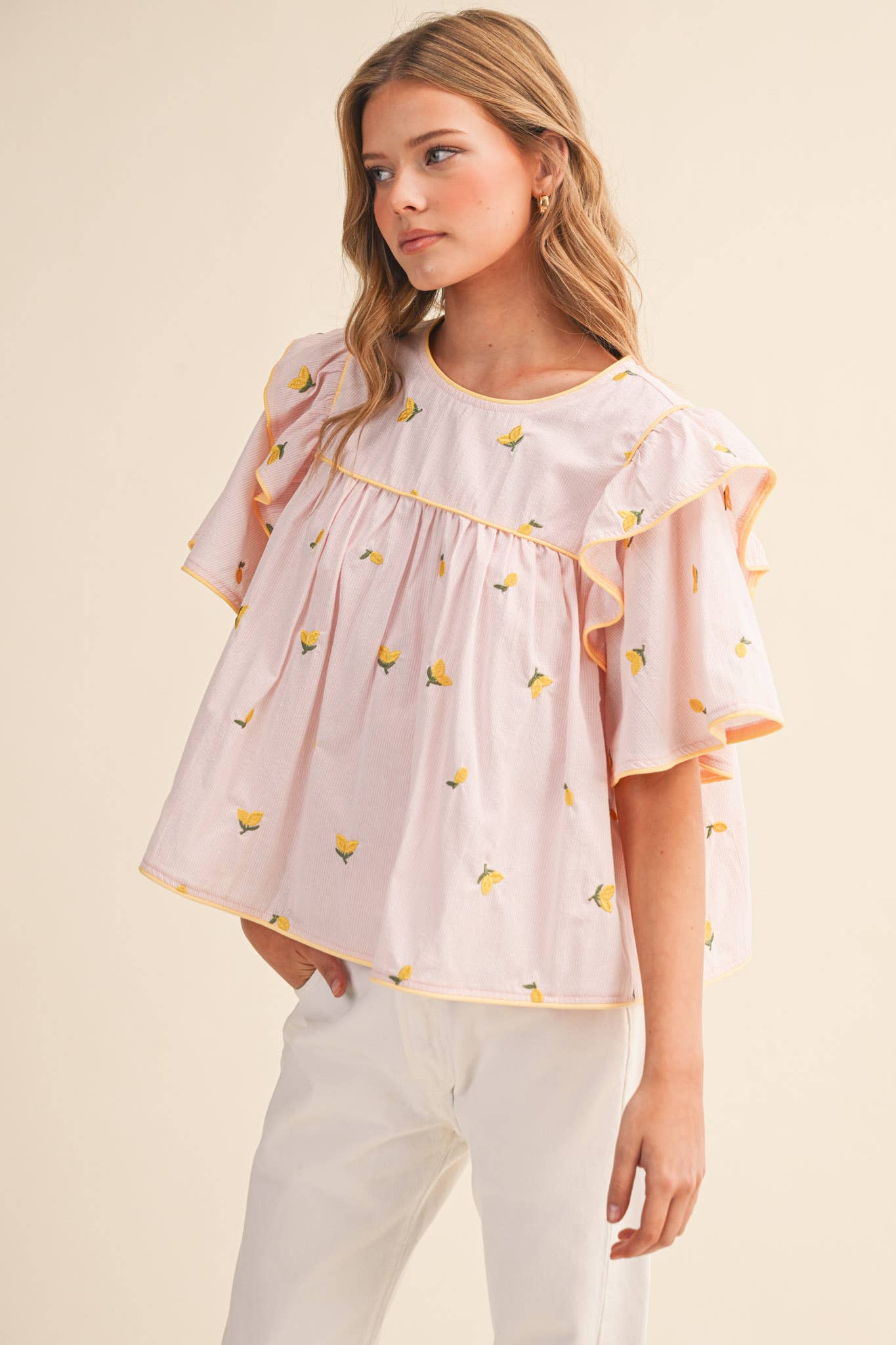 LEMON EMBROIDERY CONTRAST PIPING TOP