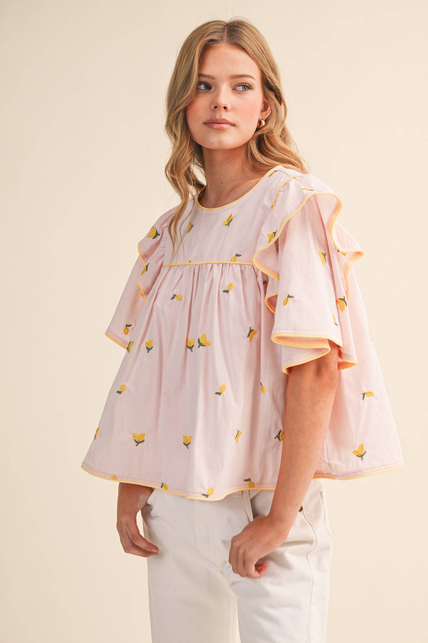 LEMON EMBROIDERY CONTRAST PIPING TOP
