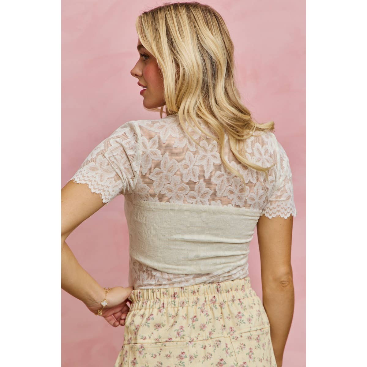 SHEER FLORAL LACE SHORT SLEEVES LAYERING KNIT TOP