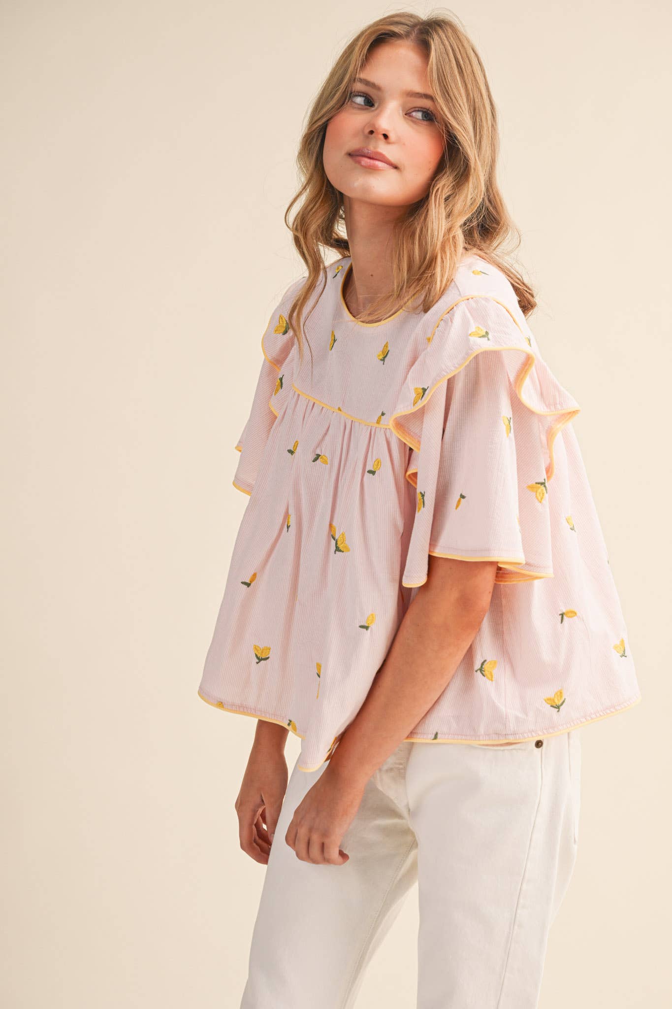 LEMON EMBROIDERY CONTRAST PIPING TOP