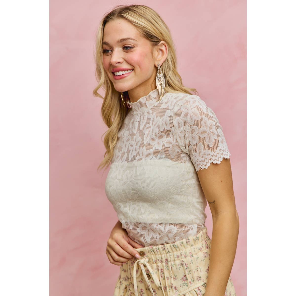 SHEER FLORAL LACE SHORT SLEEVES LAYERING KNIT TOP